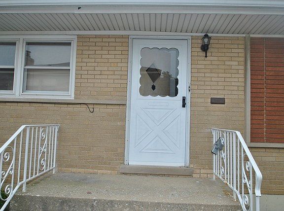 3rd image of 2413 Mayfair Ave