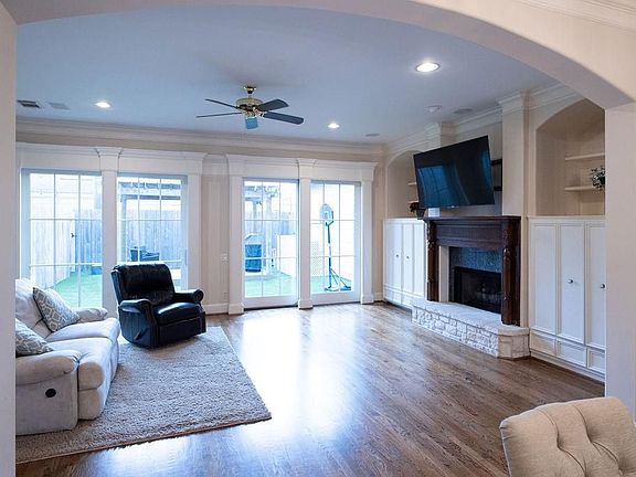 2nd image of 1321 Whispering Pines Dr