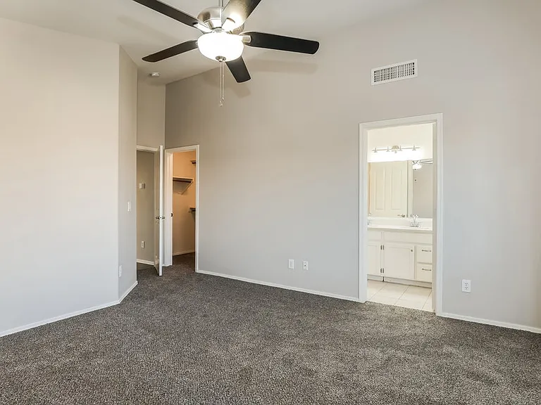 12218 W Cambridge Ave — Photo 9