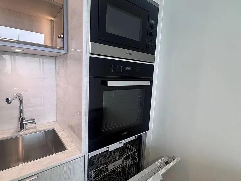 11 Yorkville Ave #4301 — Photo 3
