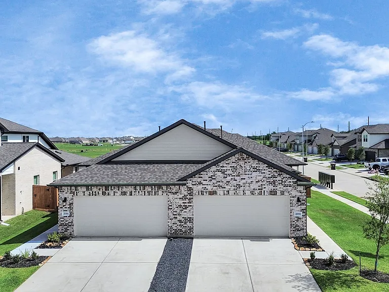 21039 Shore Oak Dr #B — Photo 2