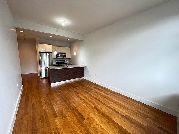 2nd image of 836 Bergen St #326