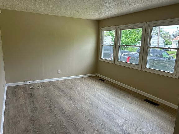 5th image of 4866 Gardendale Ave