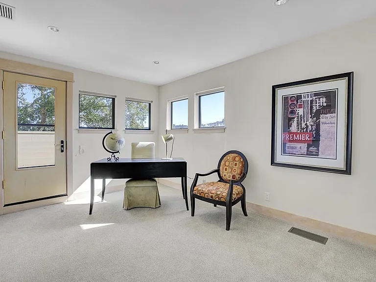 319 Tappan Ter — Photo 25
