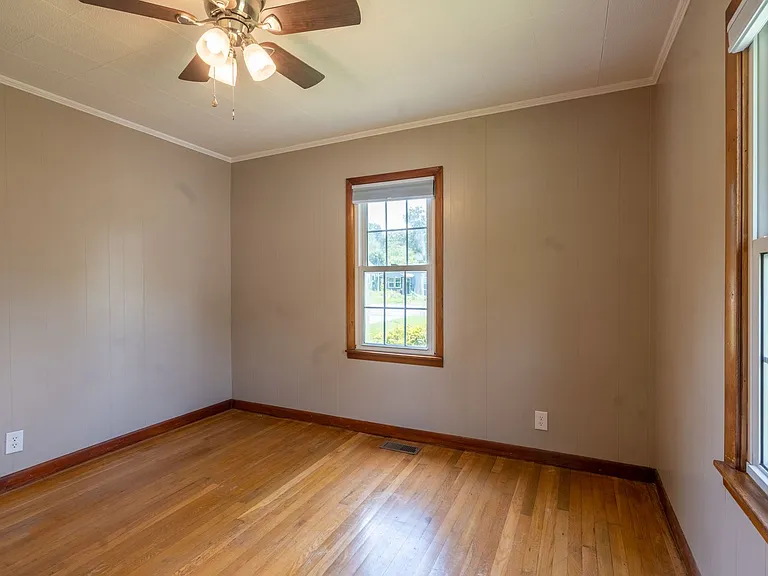 1306 E Chilhowie Ave — Photo 12