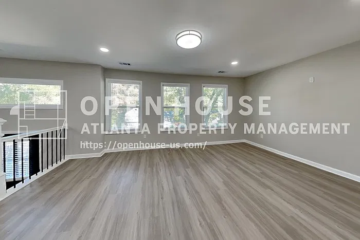 4 bed, 3.0 bath, 2264 sqft, $2,440 — Photo 3