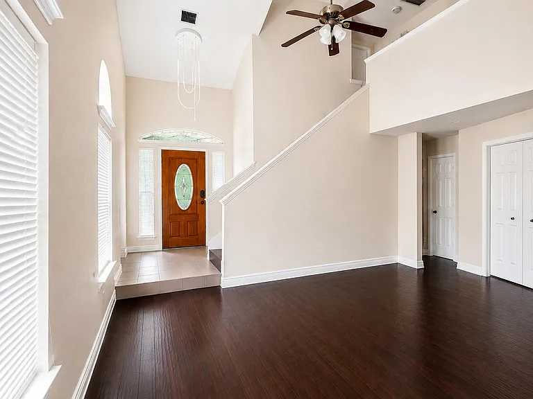 1517 Scottsdale Dr — Photo 2