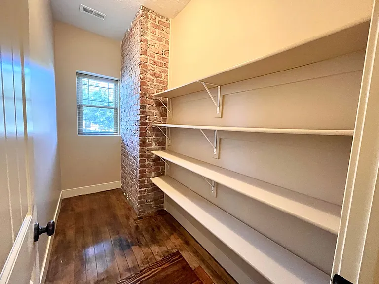 2934 Leavenworth St — Photo 23