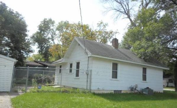 2nd image of 55 Myrtle Ave S