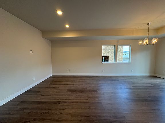 5th image of 1075 Red Apple Rd #B6