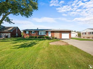 826 S Raisinville Rd, Monroe, MI 48161