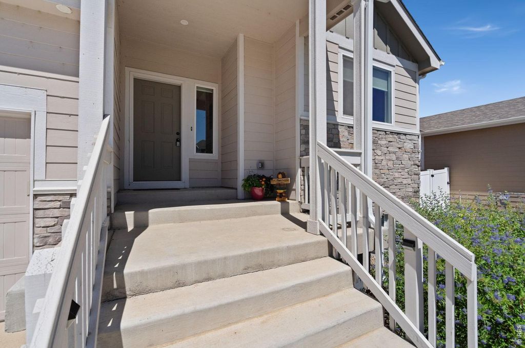 956 Maplebrook Dr