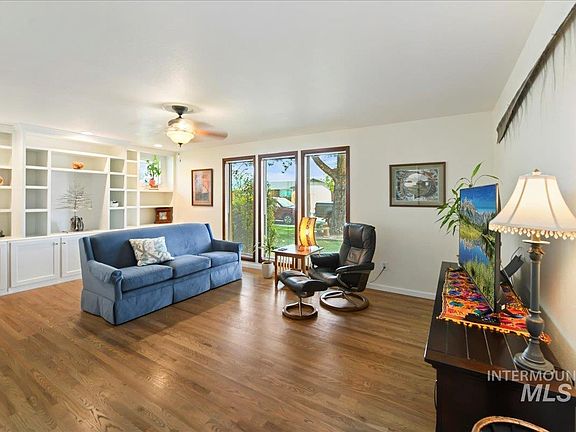 4th image of 4887 S Umatilla Ave