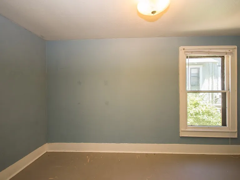433 SW 5th St — Photo 10