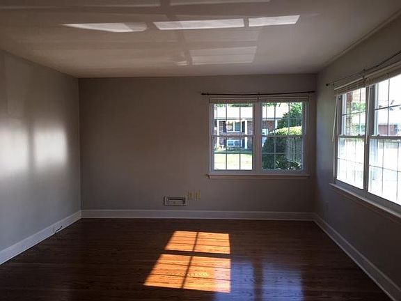 4th image of 12302 Meadow Ln