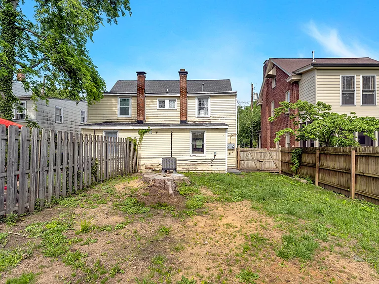 206 Princess Anne St — Photo 23