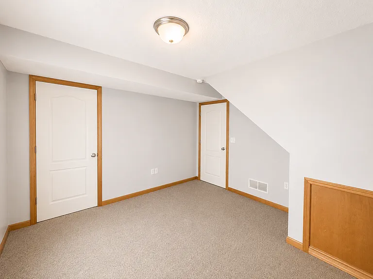 1942 S Powahatan Ct — Photo 16