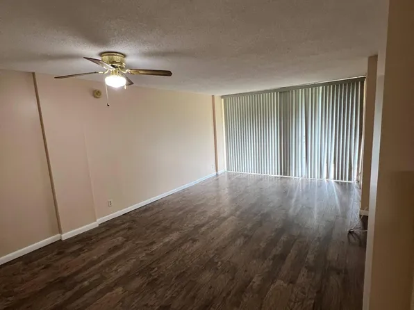 105 Royal Park Dr, Fort Lauderdale, FL