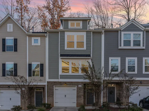 620 Parkington Ln, Cary, NC 27513