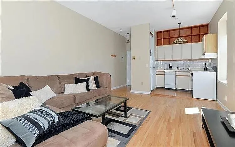 533 Monroe St #5A — Photo 4