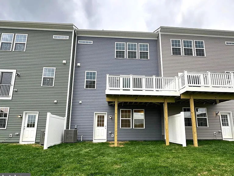 93 Stafford Pl — Photo 31