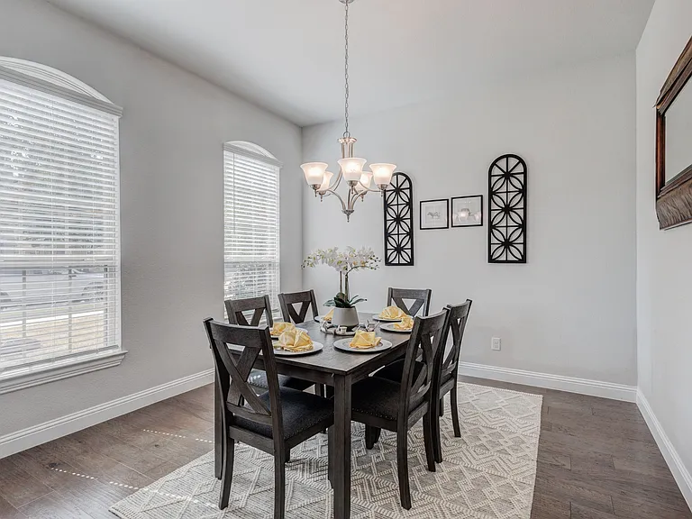 4248 Del Rey Ave — Photo 5