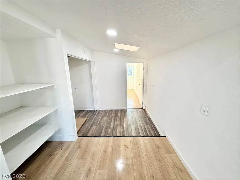 510 E Simkins Rd — Photo 13
