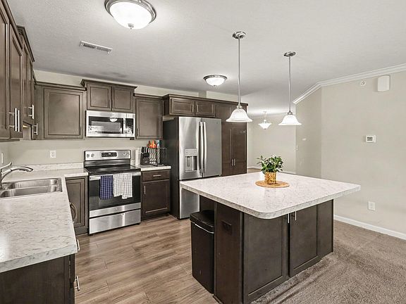 3rd image of 3827 Capella Ln