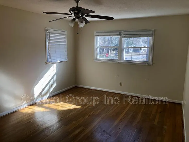 613 Reef Ln — Photo 10