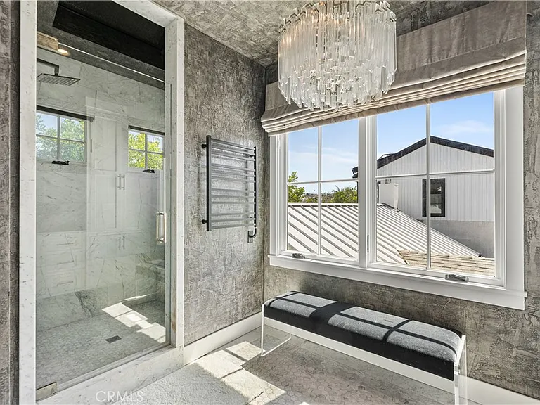 2037 E Ocean Blvd — Photo 15