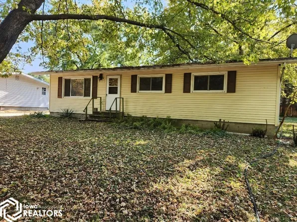 411 1st St NW, Belmond, IA 50421