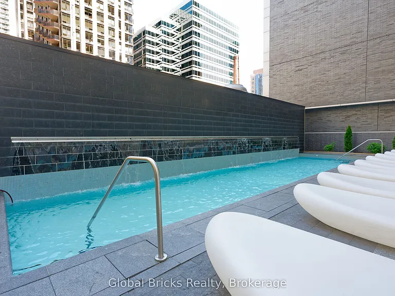 42 Charles St E #2509 — Photo 25
