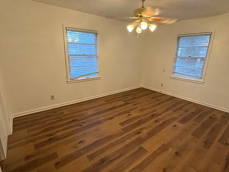 5128 Ira St — Photo 3