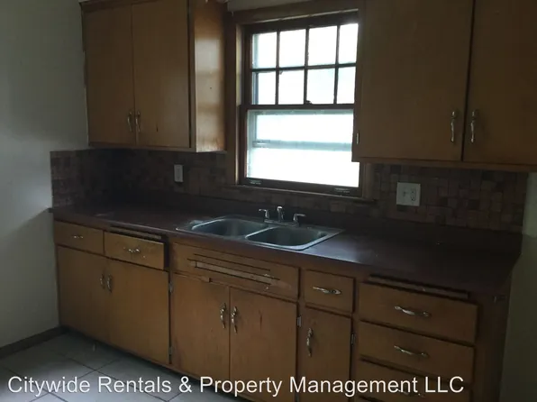 4502 W Keefe Ave, Milwaukee, WI 53216