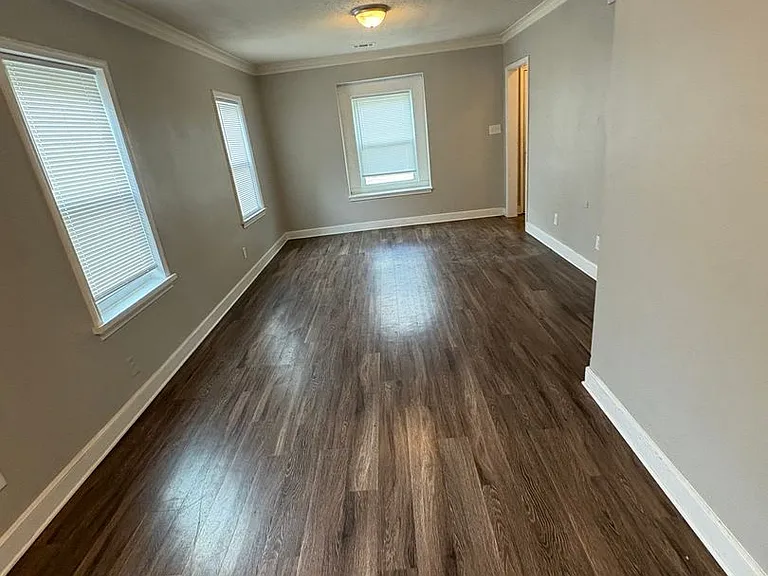 993 Gordon St — Photo 6