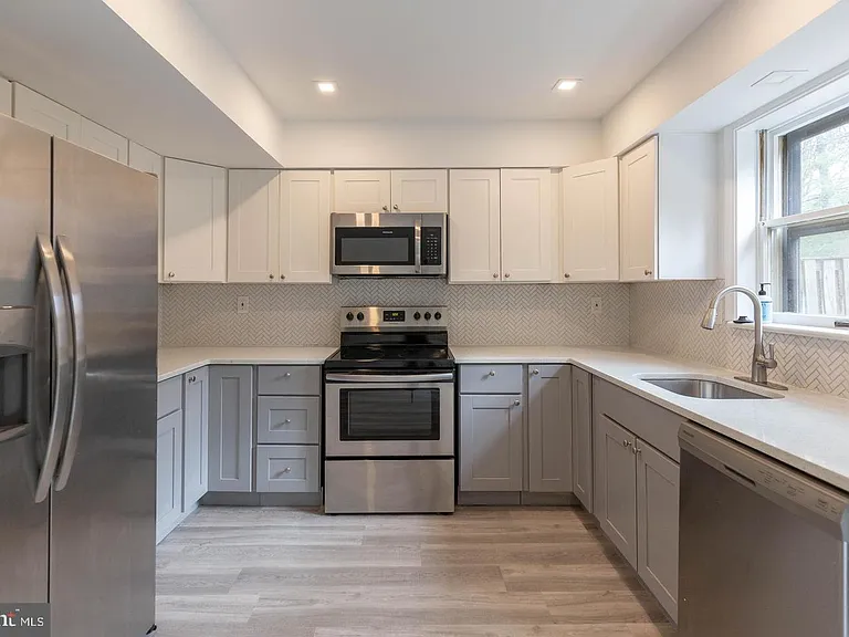 9311 Marycrest St — Photo 11