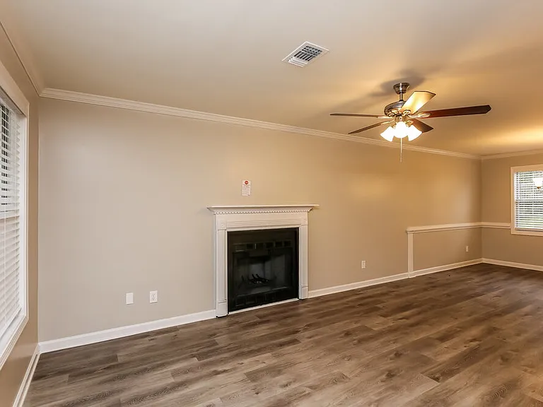 1421 Steve Ct — Photo 6