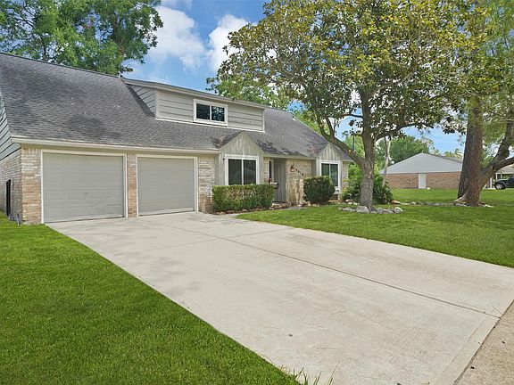2nd image of 5618 Ludington Dr