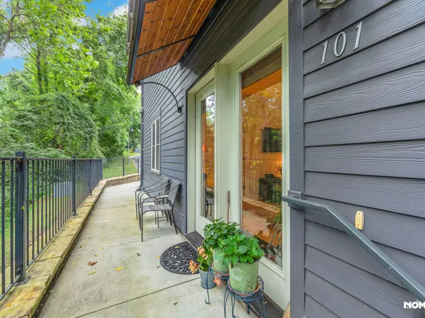 600 Skyloft Dr APT 101, Asheville, NC 28801