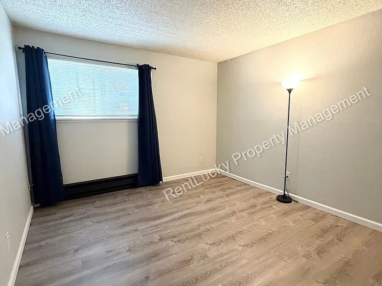 1003 S 308th St #9 — Photo 11