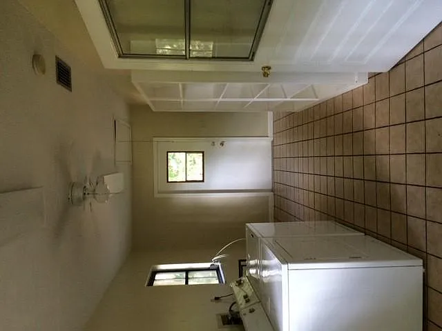 SW Cherokee St — Photo 10