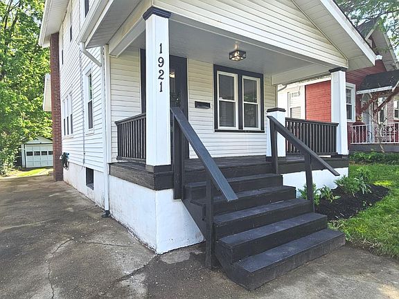3rd image of 1921 Dallas Ave