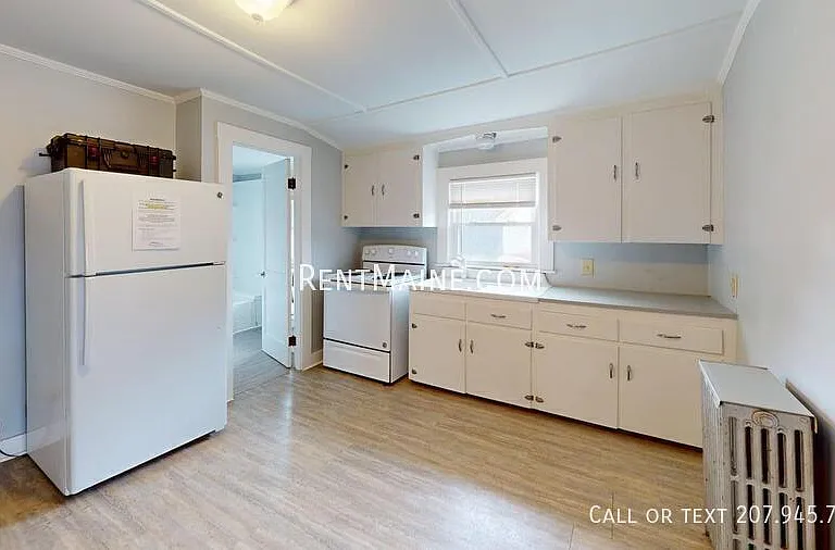 28 Pleasant St #4 — Photo 1