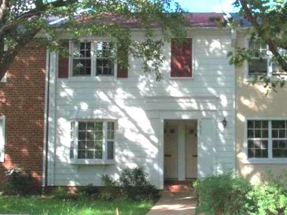 1st image of 2827 S Wakefield St #A