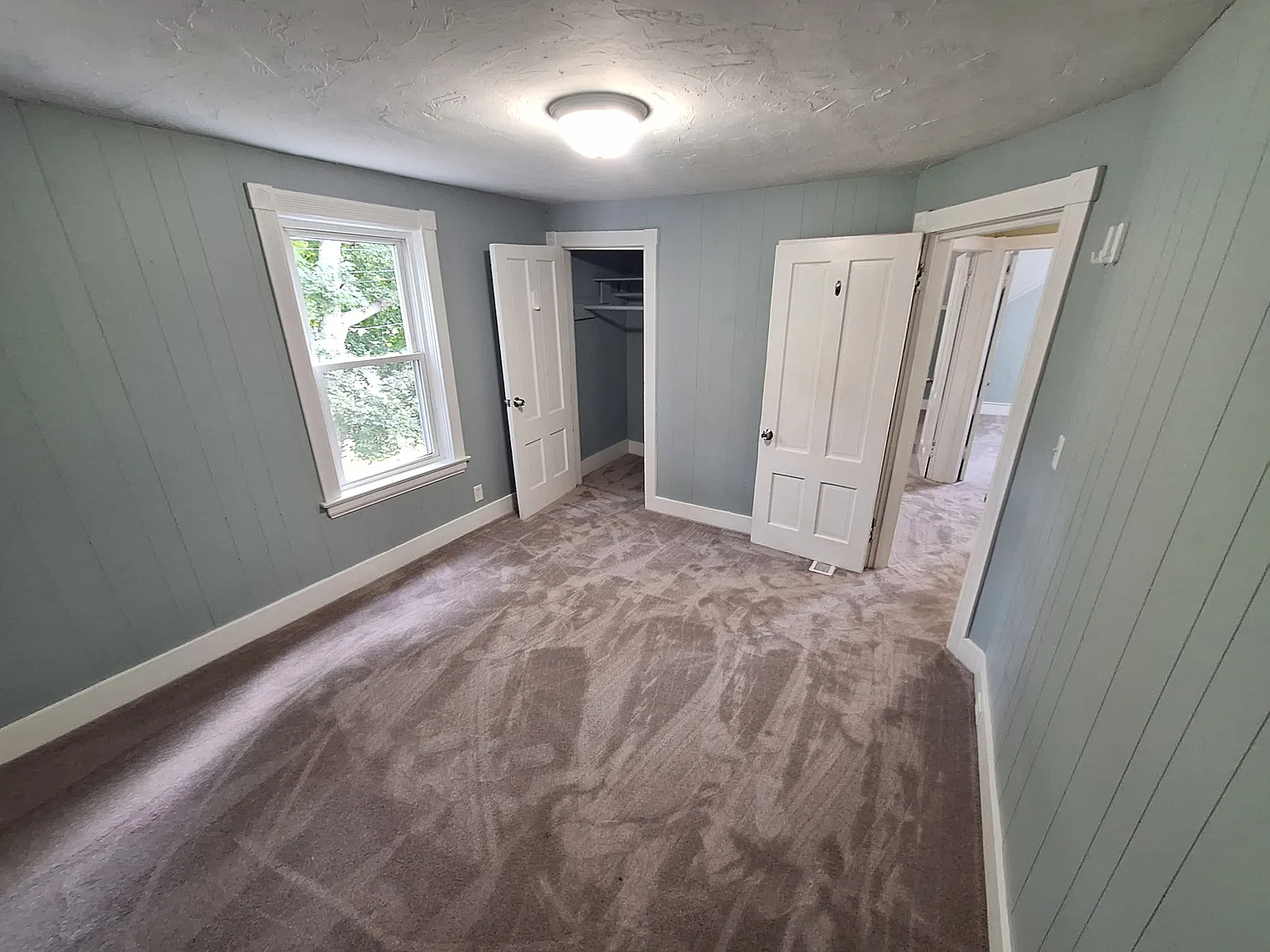 926 Hill St — Photo 2