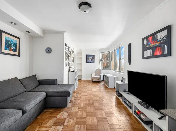 300 E 40th St APT 17D, New York, NY 10016