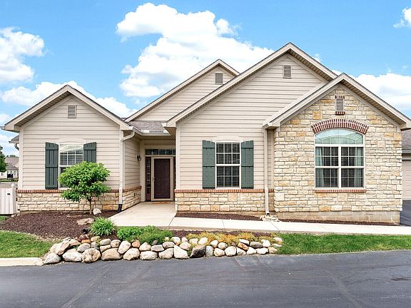 3rd image of 7049 Creekside Cir
