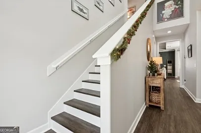 104 Pomegranate St — Photo 9