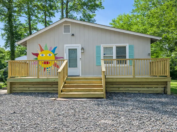 1680 Hemingway Dr SW, Ocean Isle Beach, NC 28469