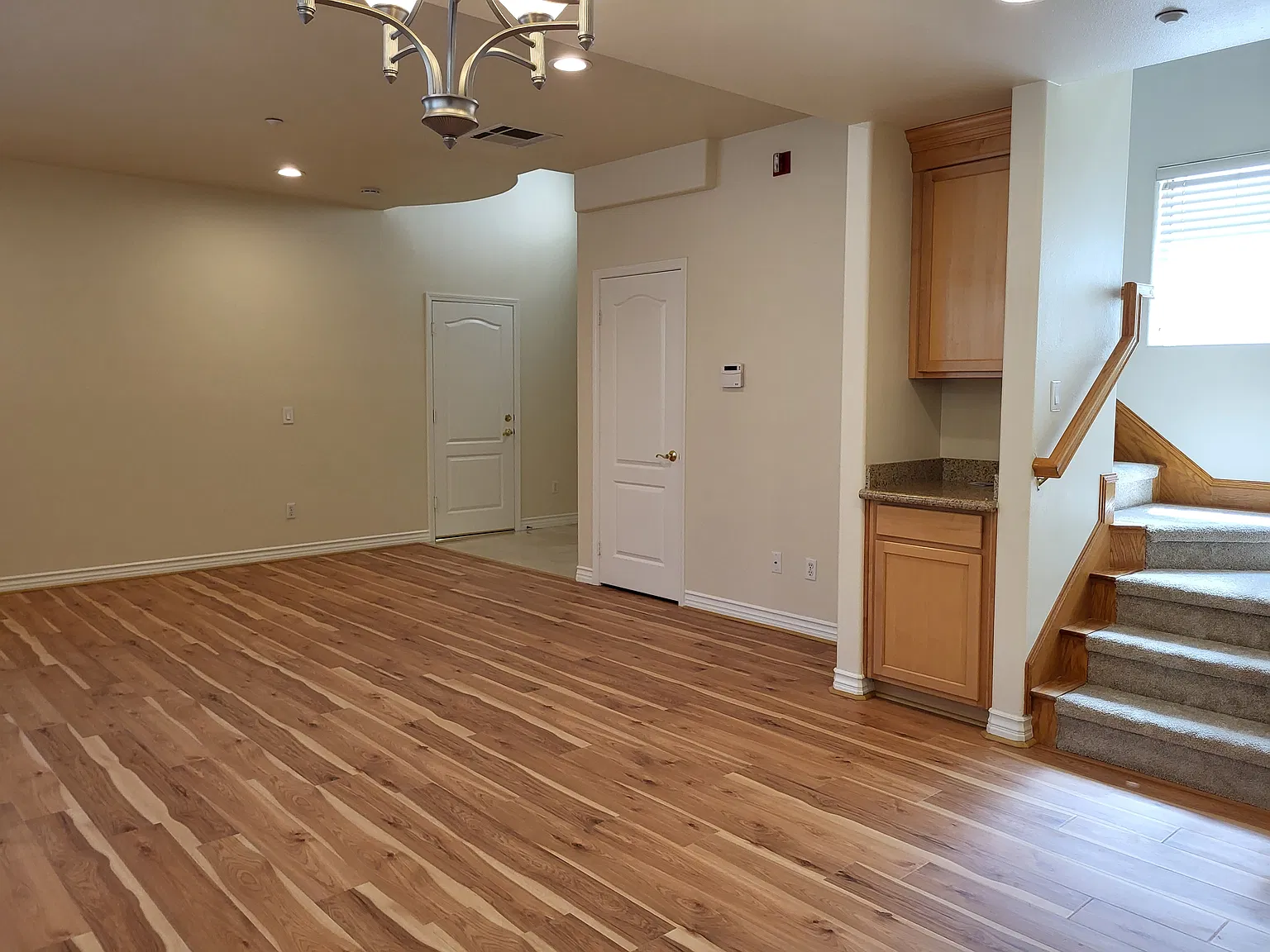 822b S Golden West Avenue — Photo 4